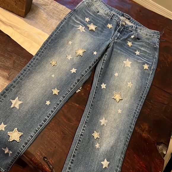 bebe Denim - BeBe Bling Stars Cropped Jeans 🥰